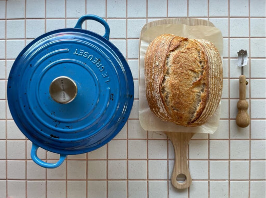 WHY & HOW TO USE A DUTCH OVEN TO BAKE BREAD AT HOME