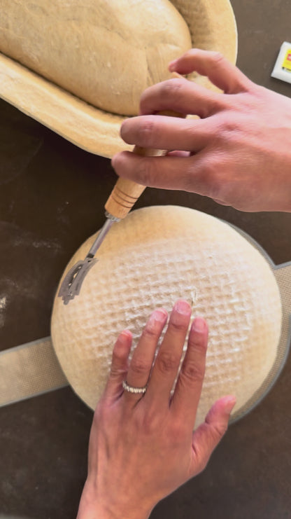 Buy 2 & Save 25% – Large Round Waffle Banneton