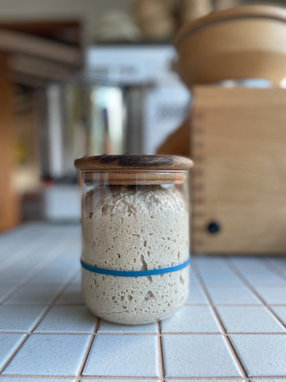 simple design but beautifully crafted starter jar